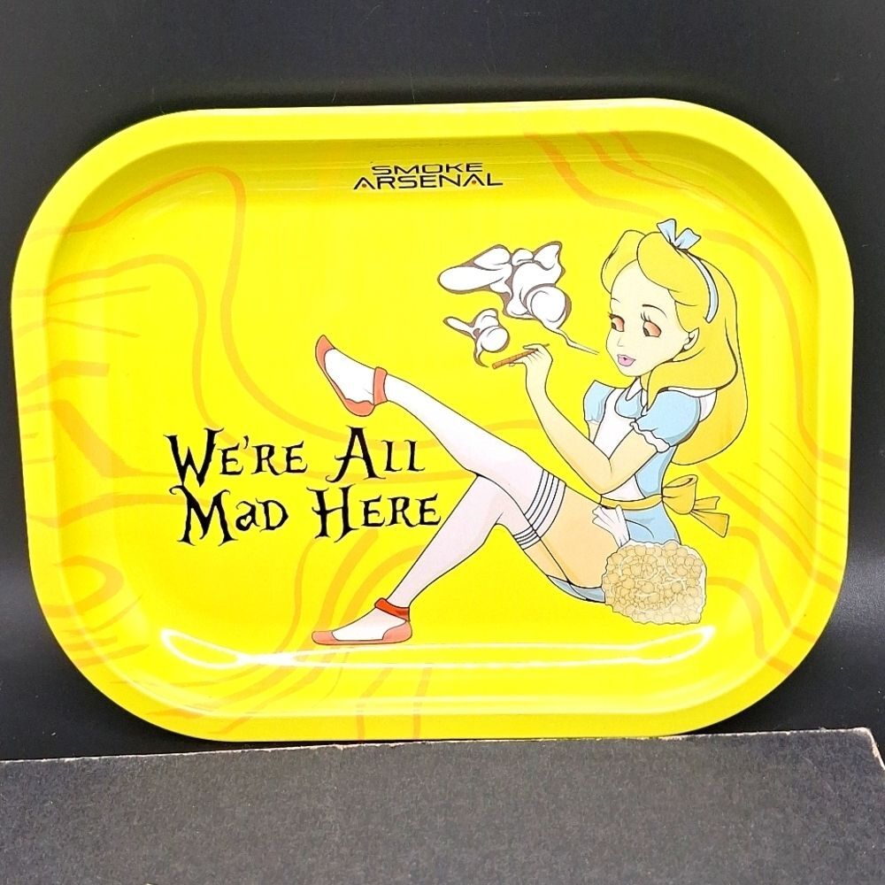 Alice in Wonderland rolling crushing tray